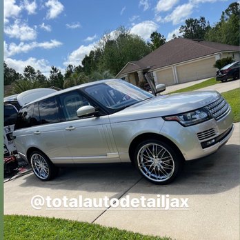 Car polish detail